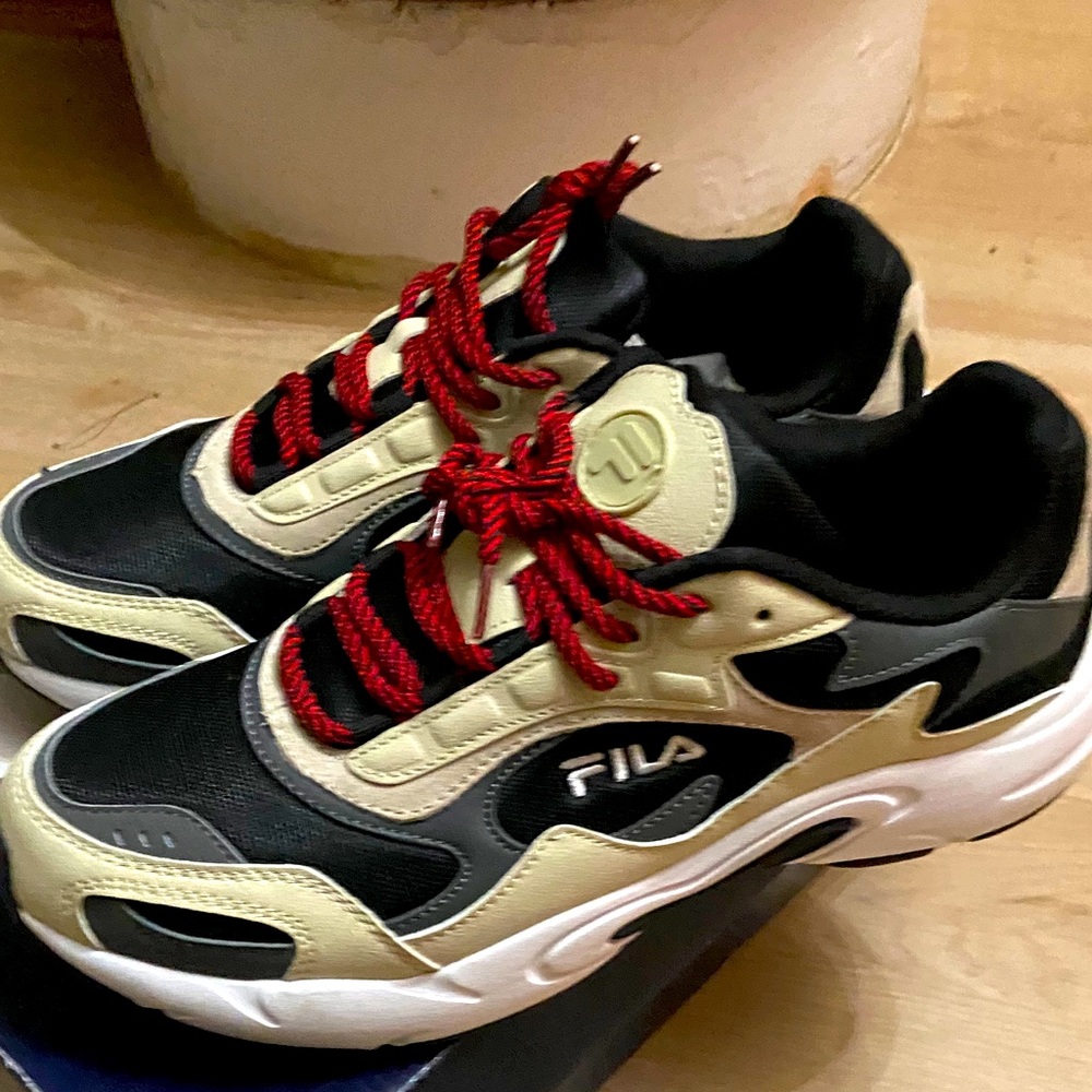 Men Fila Luminance Sneaker